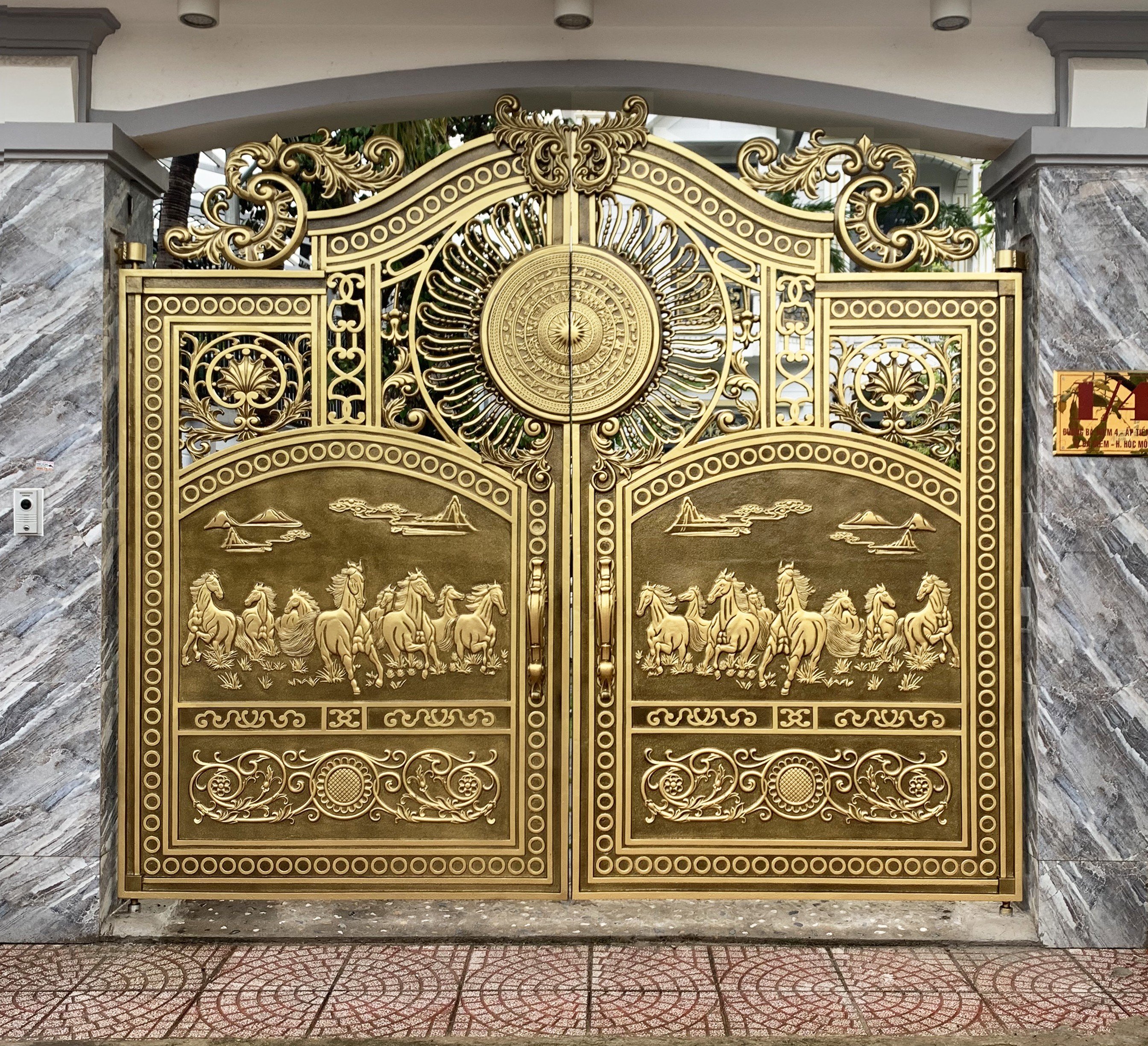 Cổng nhôm đúc - C020