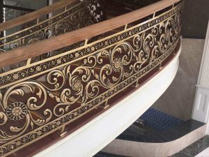 Cách chọn đơn vị sản xuất cầu thang nhôm đúc chất lượng
