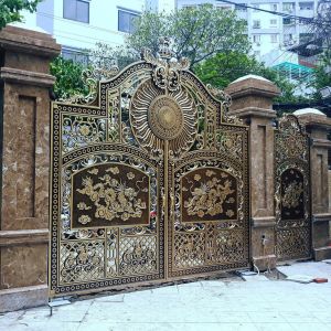 Cổng nhôm đúc màu đồng giả cổ: giá bán và cách chọn phôi sạch