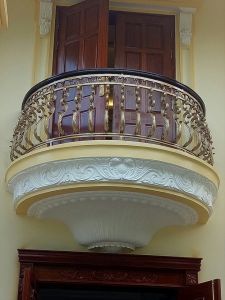 Giá lan can nhôm đúc bao nhiêu 1m năm 2026 và cách tránh bẫy giá rẻ